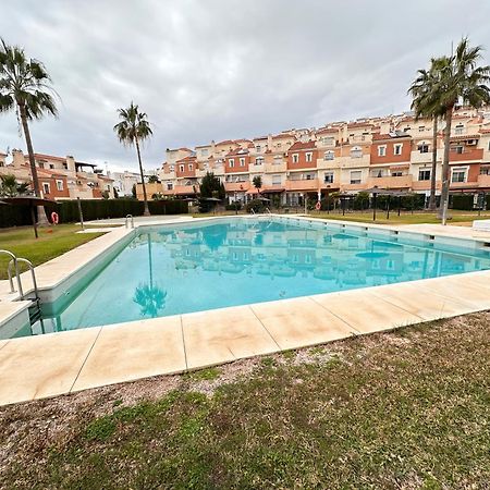 La Bella Escondida Piscina Campo De Golf Solarium Y Parking En Centro Historico Leilighet Málaga Eksteriør bilde