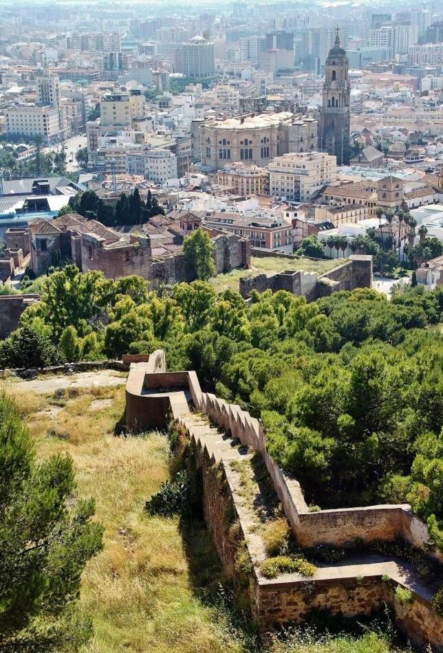 La Bella Escondida Piscina Campo De Golf Solarium Y Parking En Centro Historico Leilighet Málaga Eksteriør bilde