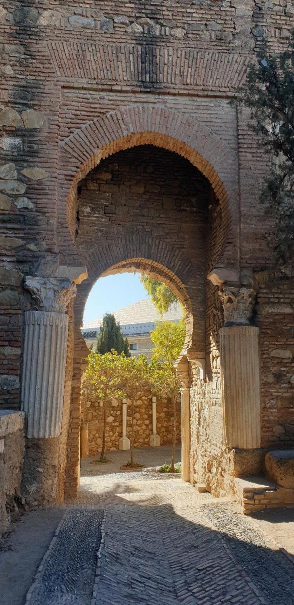 La Bella Escondida Piscina Campo De Golf Solarium Y Parking En Centro Historico Leilighet Málaga Eksteriør bilde