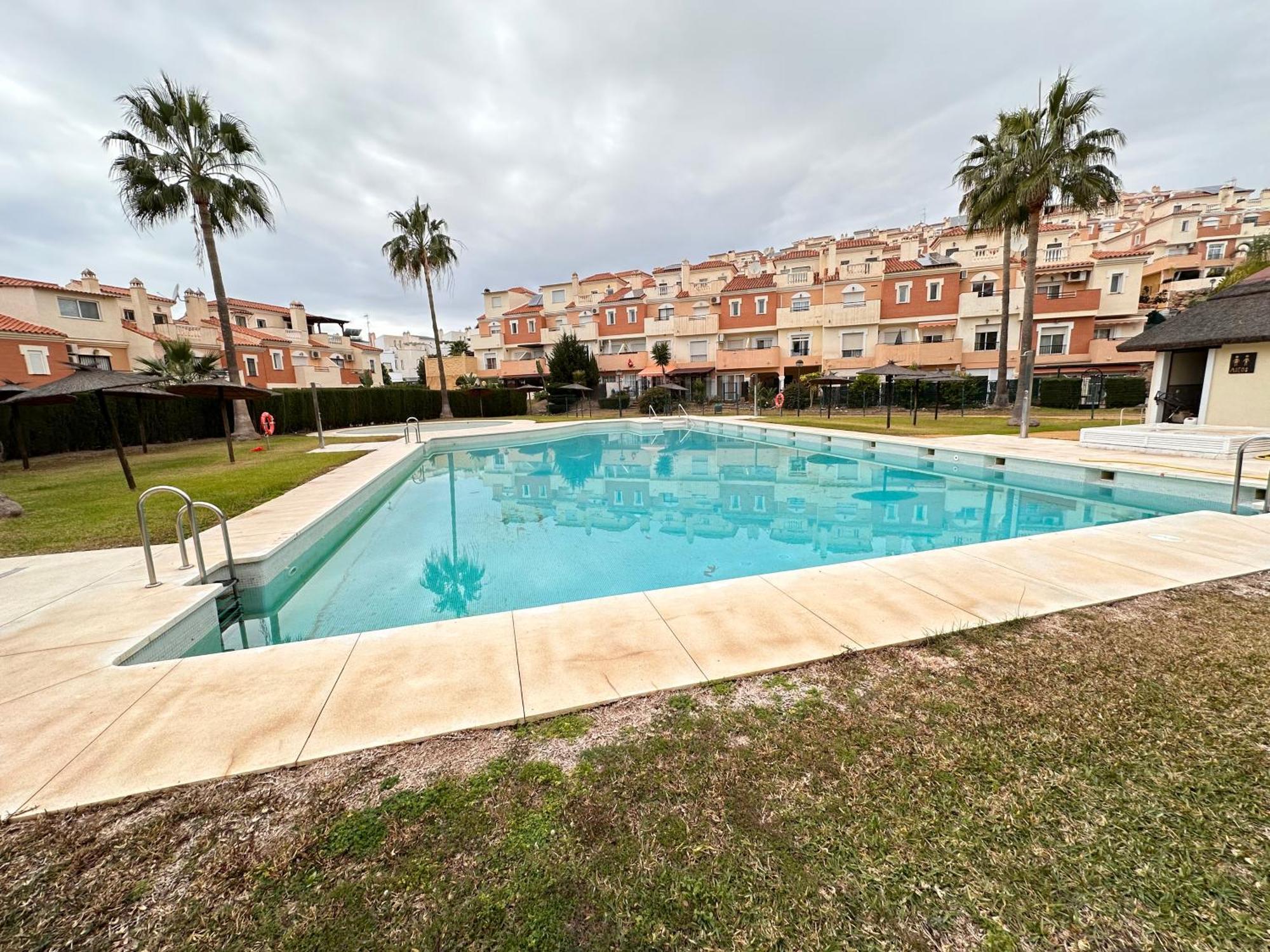 La Bella Escondida Piscina Campo De Golf Solarium Y Parking En Centro Historico Leilighet Málaga Eksteriør bilde